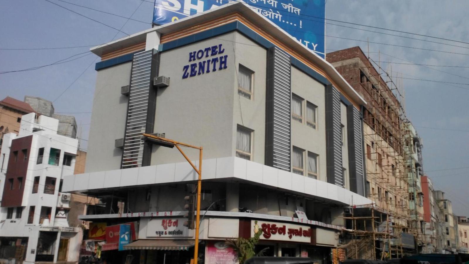 Hotel Zenith Surat Zewnętrze zdjęcie