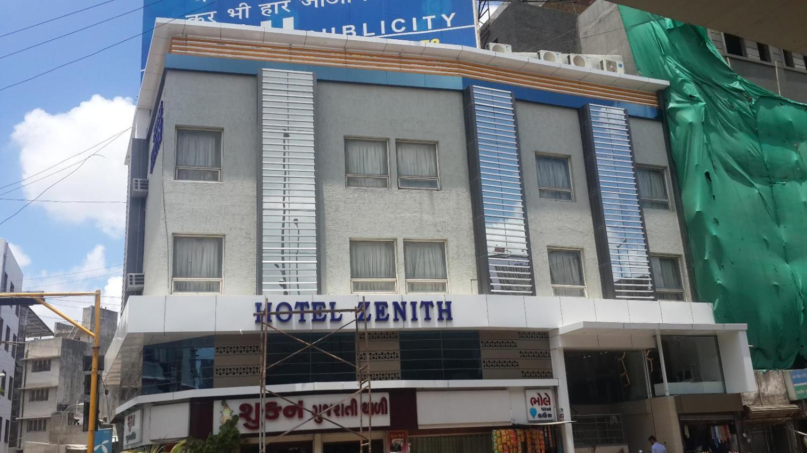 Hotel Zenith Surat Zewnętrze zdjęcie
