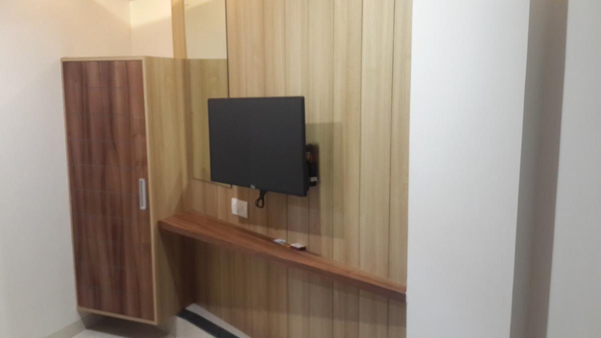 Hotel Zenith Surat Zewnętrze zdjęcie